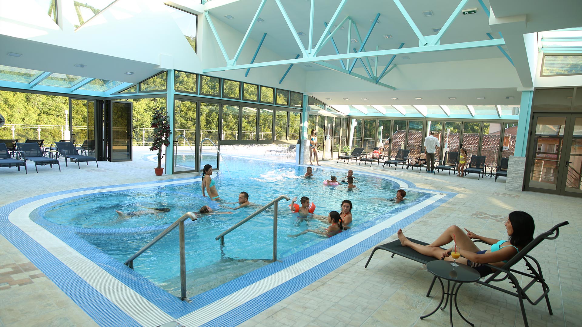 Prolom Banja | Otvoreno - zatvoreni bazen